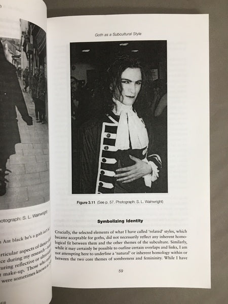 GOTH　Identity, Style and Subculture　著：Paul Hodkinson　洋書　ゴス・カルチャー